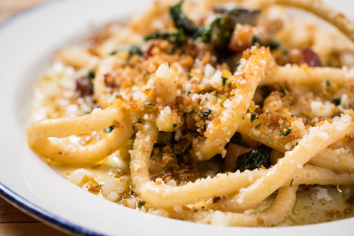 Reserve_CHI's tweet photo. Congrats Jason Vincent of @eatgiantchicago on @Thrillist Chef of the Year! Grab your table exclusively with @Reserve https://t.co/RU2fGSToi1 https://t.co/c7wb9801Cy