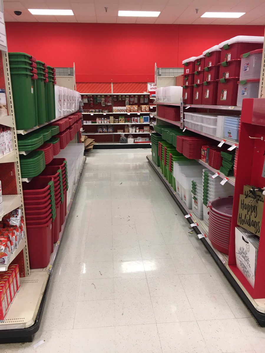brooks_becky's tweet photo. Bulking out mini with seasonal plastics #plasticsmakeperfect #363 @fadyavo @trinalynn007 @Danceseekae @joeycufflinks @CJYingling @CHanson11 https://t.co/o5F5G7jaX1