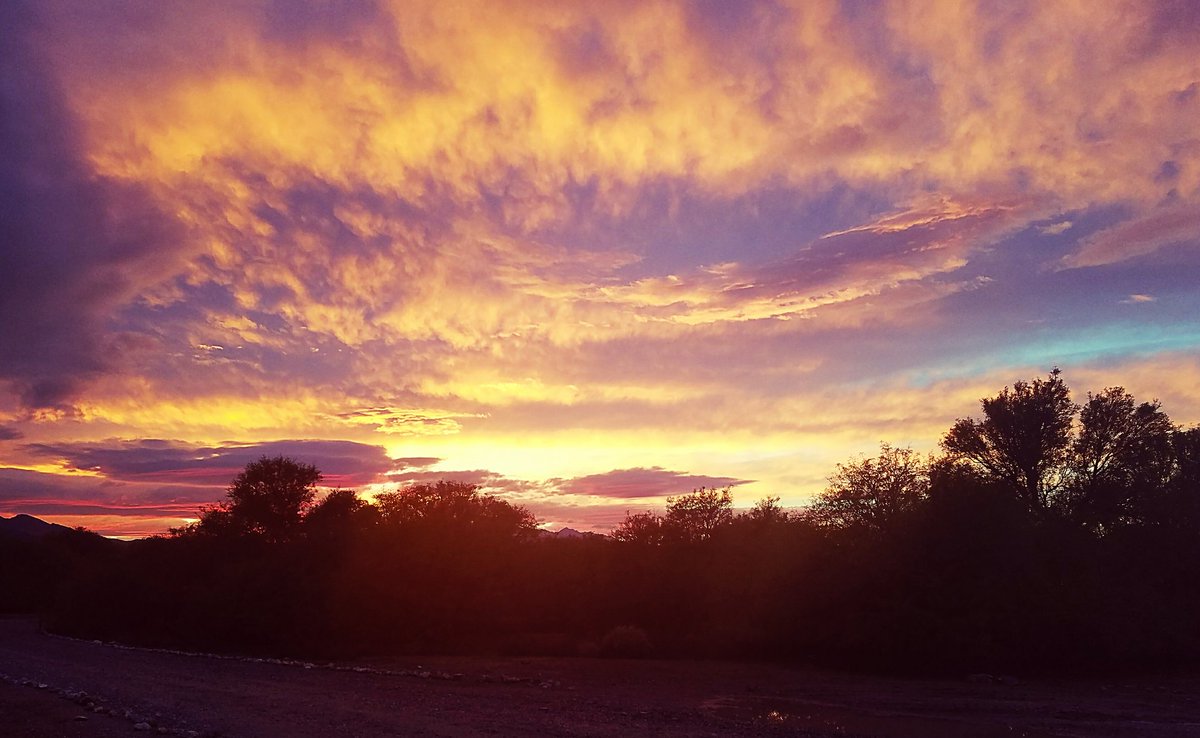 There's nothing quite like a Sandy Valley sunset!#SandyValleyRanch #horses #sunsets
