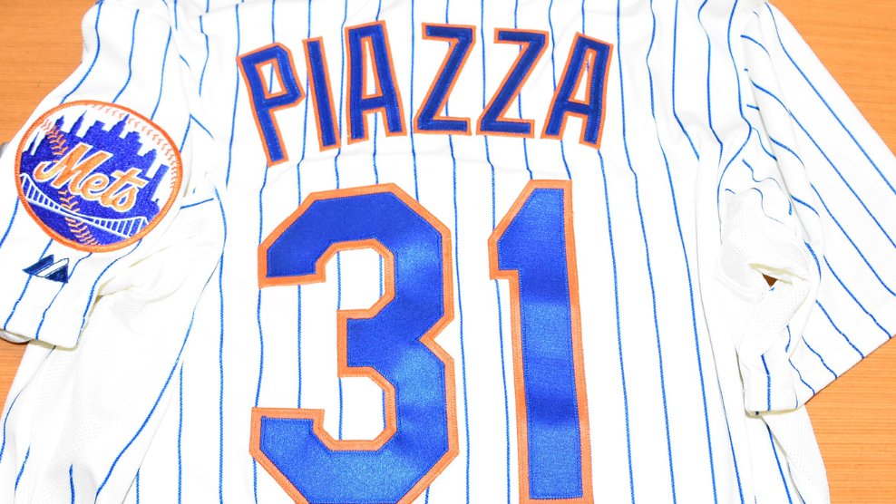 Mets's tweet image. RT for a chance to enter and win this authentic @mikepiazza31 jersey!