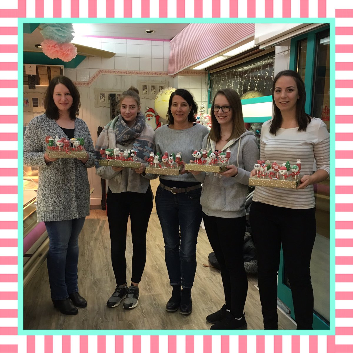 AnabelKuntz's tweet photo. Letzter Christmas Cake Pop Workshop 2016 - Danke Mädels! Schön war es mit Euch💐 #sandybel #cakepopworkshop #decorateyoursweets https://t.co/jSa40qUFcE