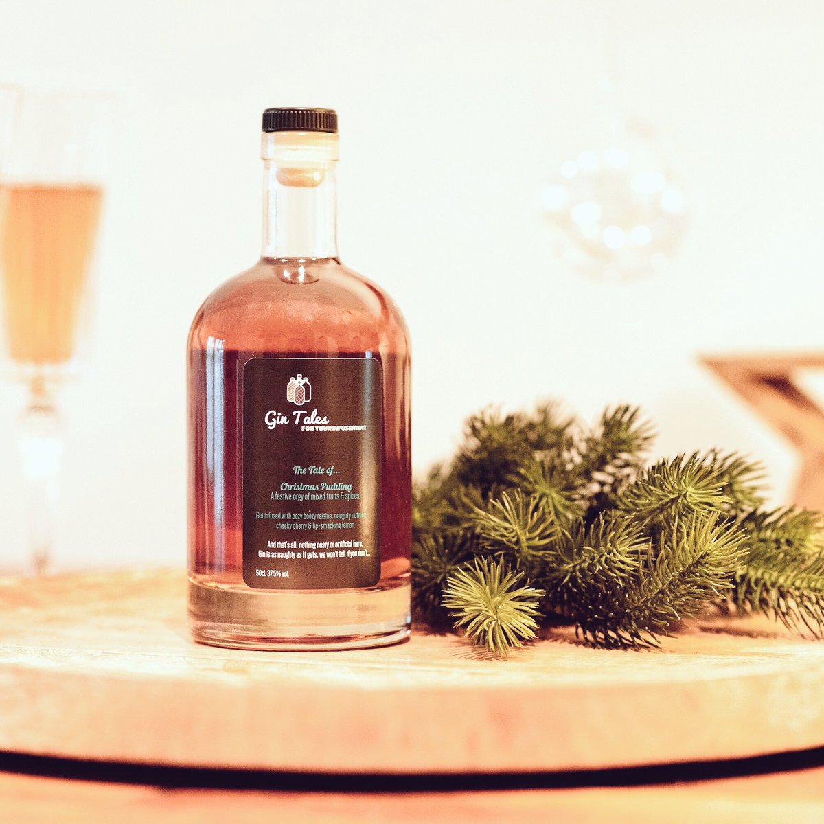 The #Christmas Pudding Gin from <a href="/GinTales/">Gin Tales</a> has gone down a treat with some of our clients #Gift #Elements - It's been a great year 😉👍🏻