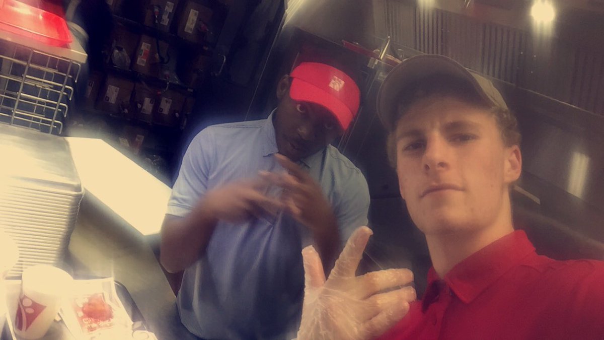 phillip_pow's tweet image. Happy birthday to the young bull. Always been real with the kid. Always love b👌🏼#ganggang #50deep