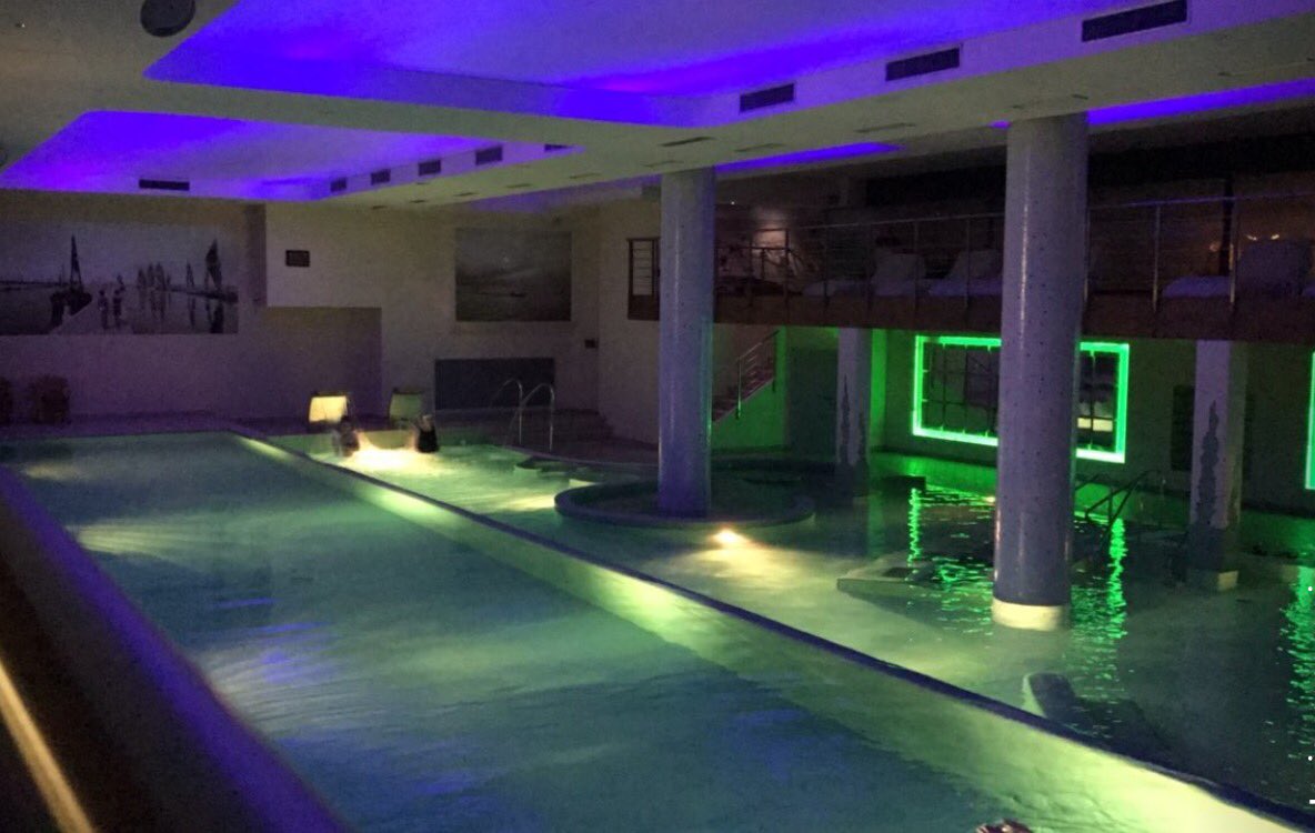 Cosa me ne faccio di una morosa quando c'è Gianluca?😂🤙💣 #giornatarelax #giankun 🖤<a href="/GianluRizz/">Gianluca Rizzitelli</a>