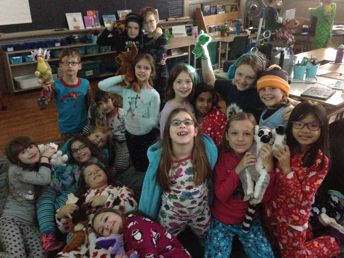 McCourt45's tweet photo. #pjsandstuffies #postconcert #playallday https://t.co/FlPQl2A9ga