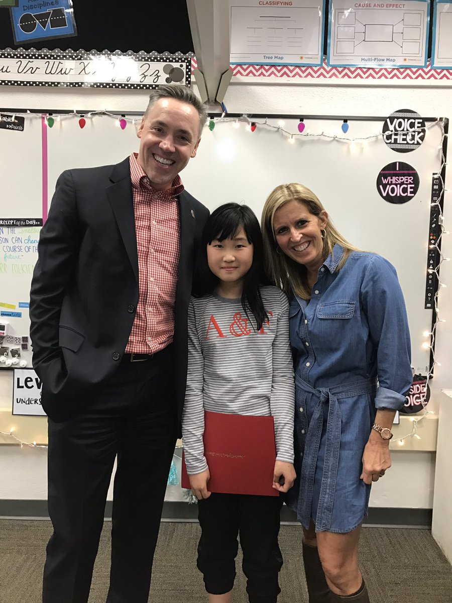 HryciwAUSD's tweet photo. Honoring the HO student Holiday Card Design winner for AUSD Human Resources Dept. https://t.co/XJ7NJgI5fa