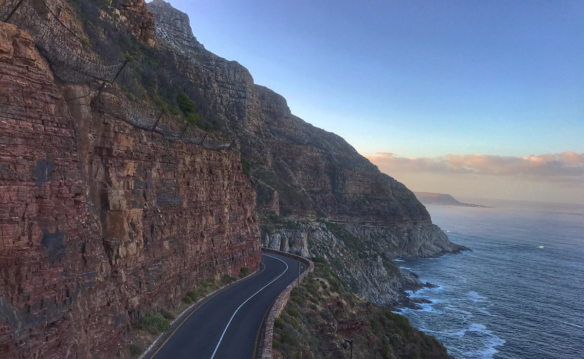 Ar2204163's tweet photo. Just another peachy morning out. #chappies #niner #ninersa #sunrise #air9rdo @BikeMob_SA @NinerBikes @NinerBikes https://t.co/7EX03lydI7