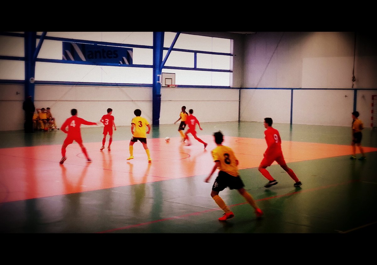 LuconFC's tweet photo. Journée "foot en salle" pour nos U15 à Nantes @TournoiFutsal https://t.co/zyeR3CHMeR