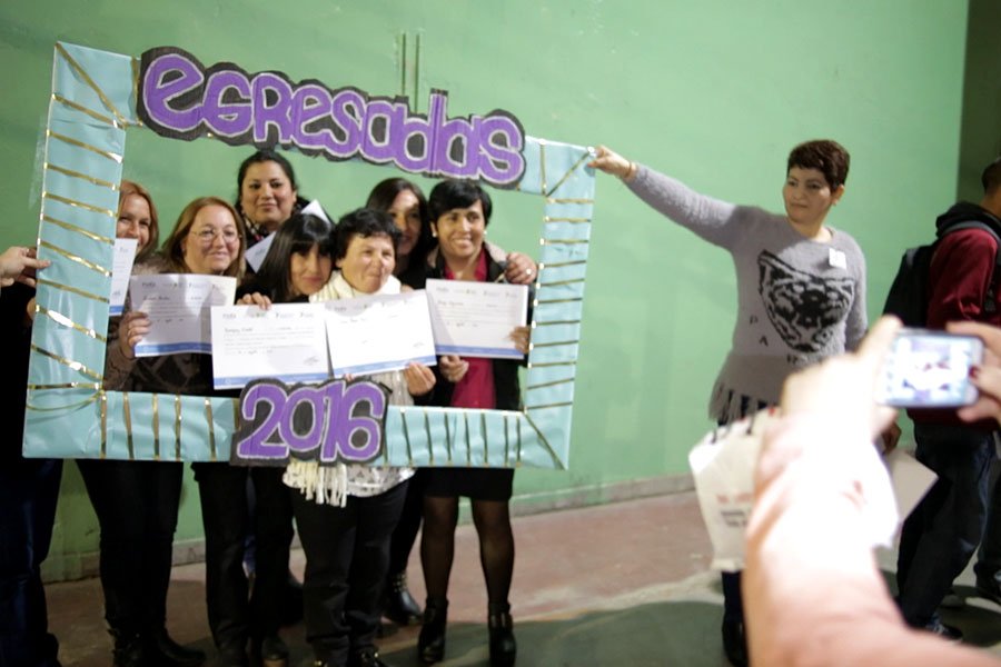MDSNacion's tweet photo. #Egresadas2016: Más de 15 mil mujeres del programa Ellas Hacen ya comparten el orgullo de terminar sus estudios https://t.co/YA03Wt2muo https://t.co/0KyZyd5xZe