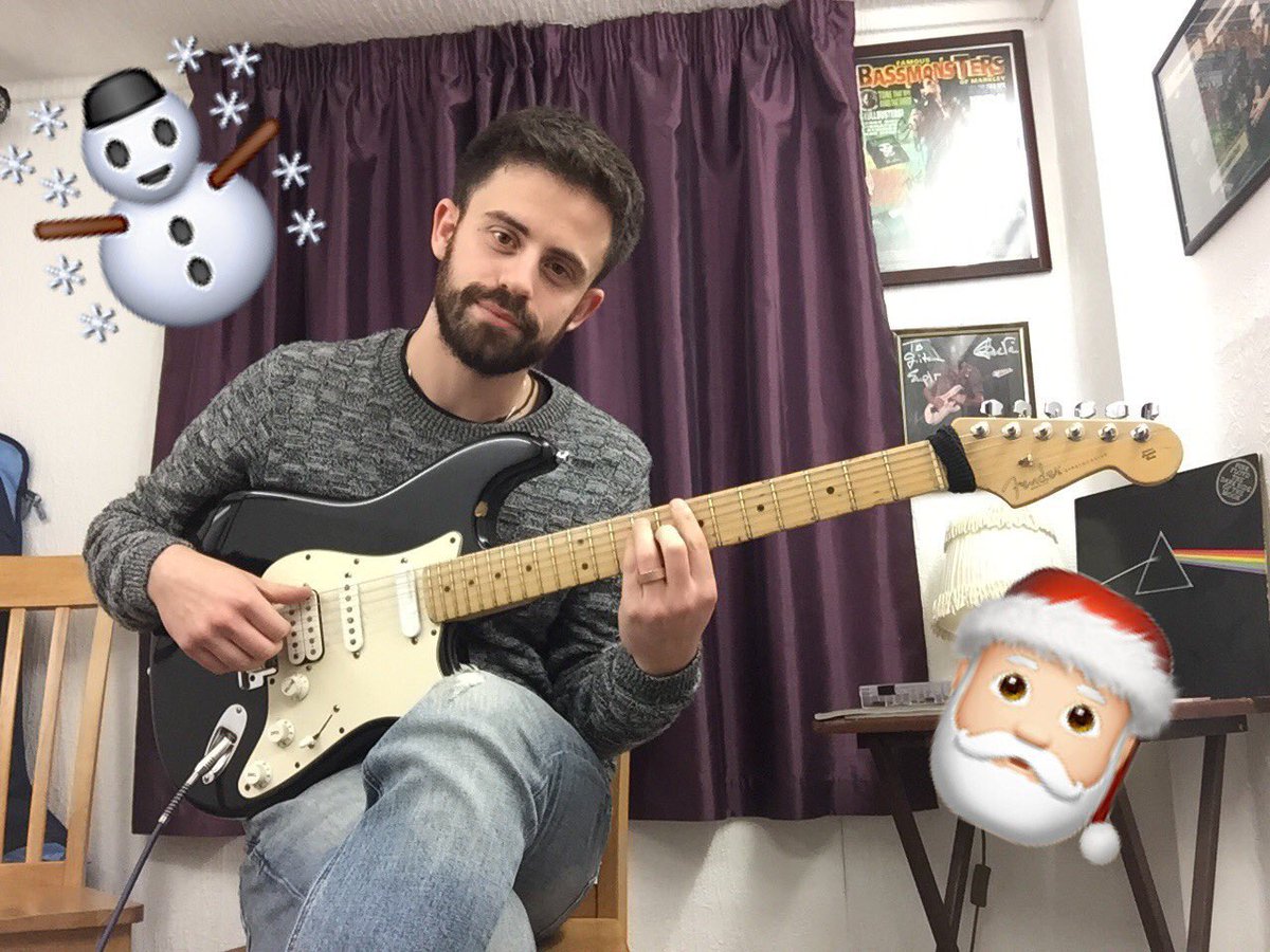 Merry Christmas from Bedford Guitar Tuition! Just finished the last lesson for the year. Massive thanks to all my students! Cya in 2017! 🎸🎼🎸
