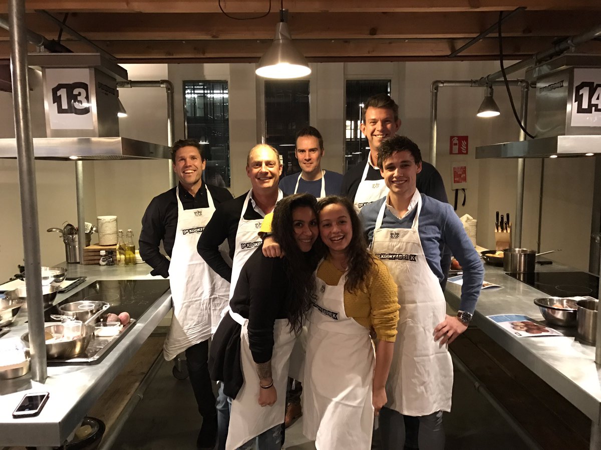 rob_handpicked's tweet image. Koken met @trivoly en mobile team @esites 🌶