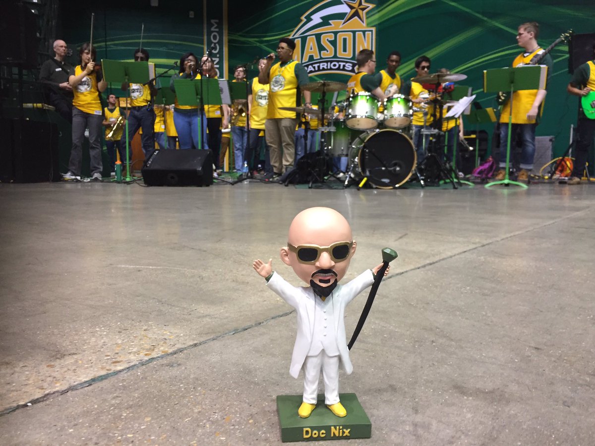 gmugreenmachine's tweet photo. @GeorgeMasonU @DocNix12 #WhereIsDoc at #MasonGrad #Mason2016 #MasonGrad2016 @CabreraAngel @bethcabrera https://t.co/IT7soN2SMr