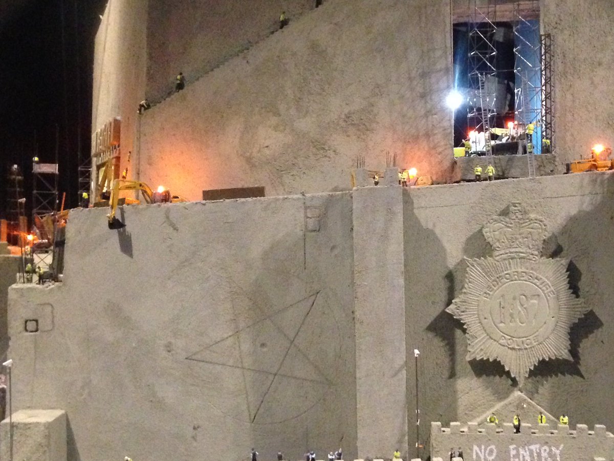 NinePointHigh's tweet image. The #AdpRiotTour is an amazing dystopian world inside 3 shipping containers, catch the last days of the tour at the @panaceamuseum bedford