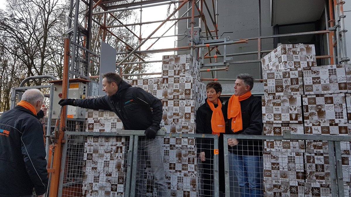 Kerstpakketten bezorgd bij bewoners Casinoflat. Een welverdiend hart onder de riem vanwege overlast #renovatie.