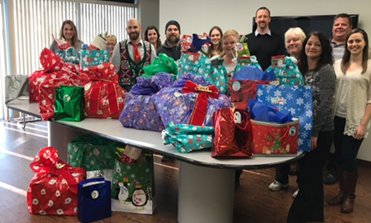 fvTradex's tweet photo. The @fvTradex and @TourismAbby teams were able to sponsor 4 hampers this year to the local community. Thank you to everyone that helped! https://t.co/wRii3m8100