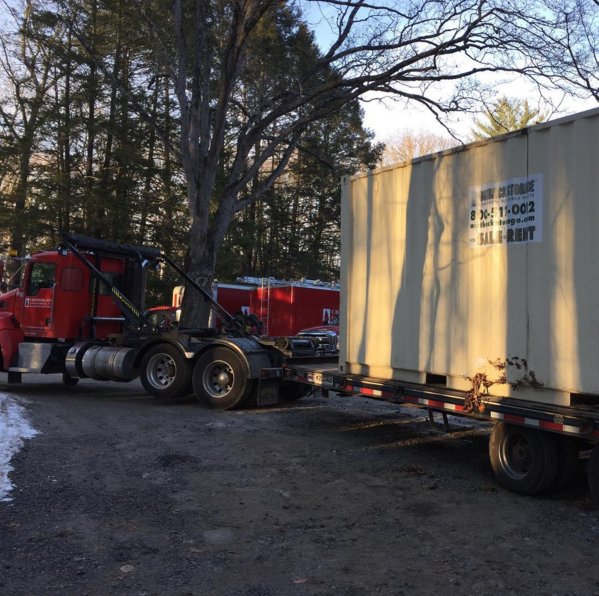 chamberlainland's tweet photo. Load 'em up and head 'em out! #hauling #trailer https://t.co/MRFHdajlgx