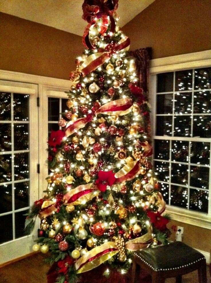 And now we have the Christmas tree!