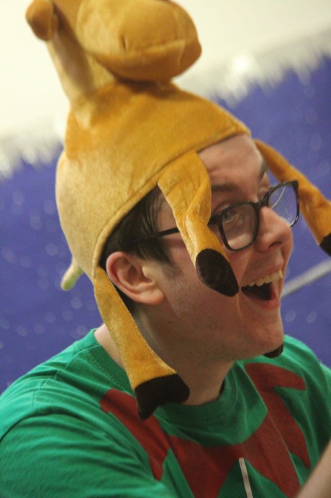 xmasforkids's tweet image. Awesome day! Here&apos;s Team Harry in action @ChaileyHeritage hospice :) #puppetpower #C4K2016