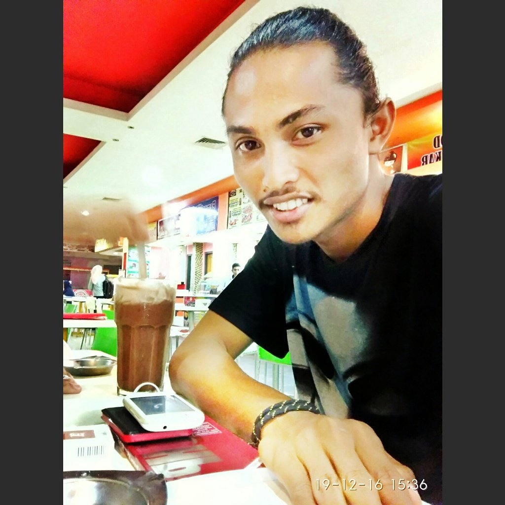 Makan malam...