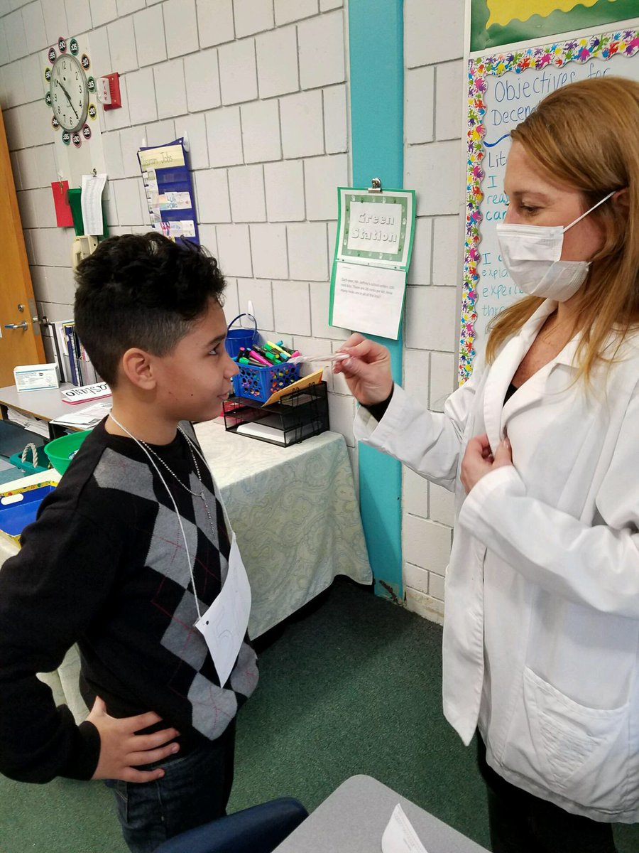 dianne_connolly's tweet photo. Students engage in #roleplaylearning to gain a different perspective of & gain empathy for historical events at Ellis Island. @EagleTrib https://t.co/znShpKyplT