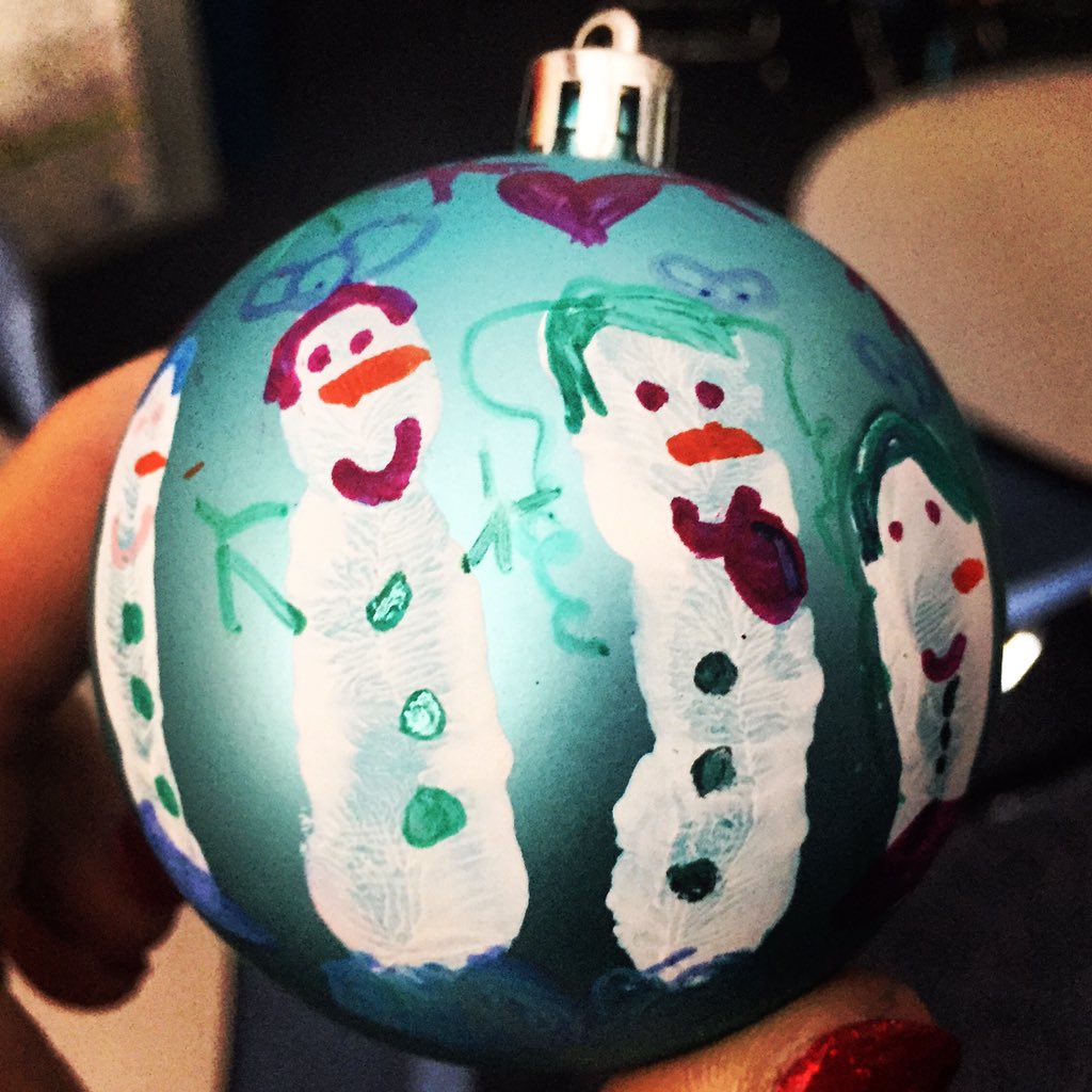 ms_harroun's tweet photo. First graders are making snowmen in Summit County! #dvechat https://t.co/9SqgUqYngA