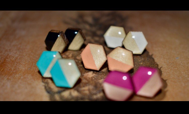 ModvintDesigns's tweet image. Christmas Is Almost Here!!!🎄🌈🎁 mod-vint.myshopify.com