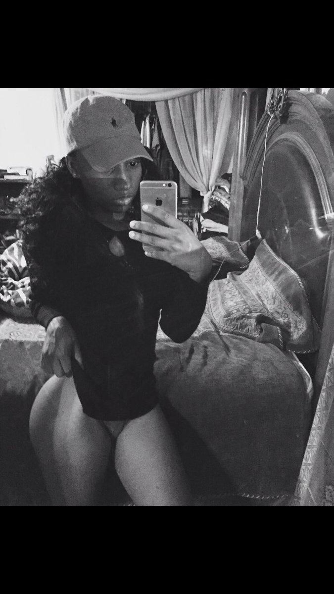 bbaby_grl's tweet photo. If I don't get too 500 followers soon I might have to shut down my Twitter so rt and tell people to follow me https://t.co/qiPnoRIP4U