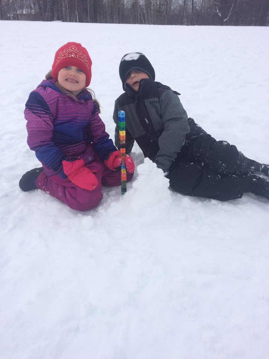 jenferg4's tweet photo. Gr. 1 FI students working together to try and build a snow sculpture that measure 20cubes high #NortheasternES #RainbowDSB #frimm https://t.co/7DELQeu6nF