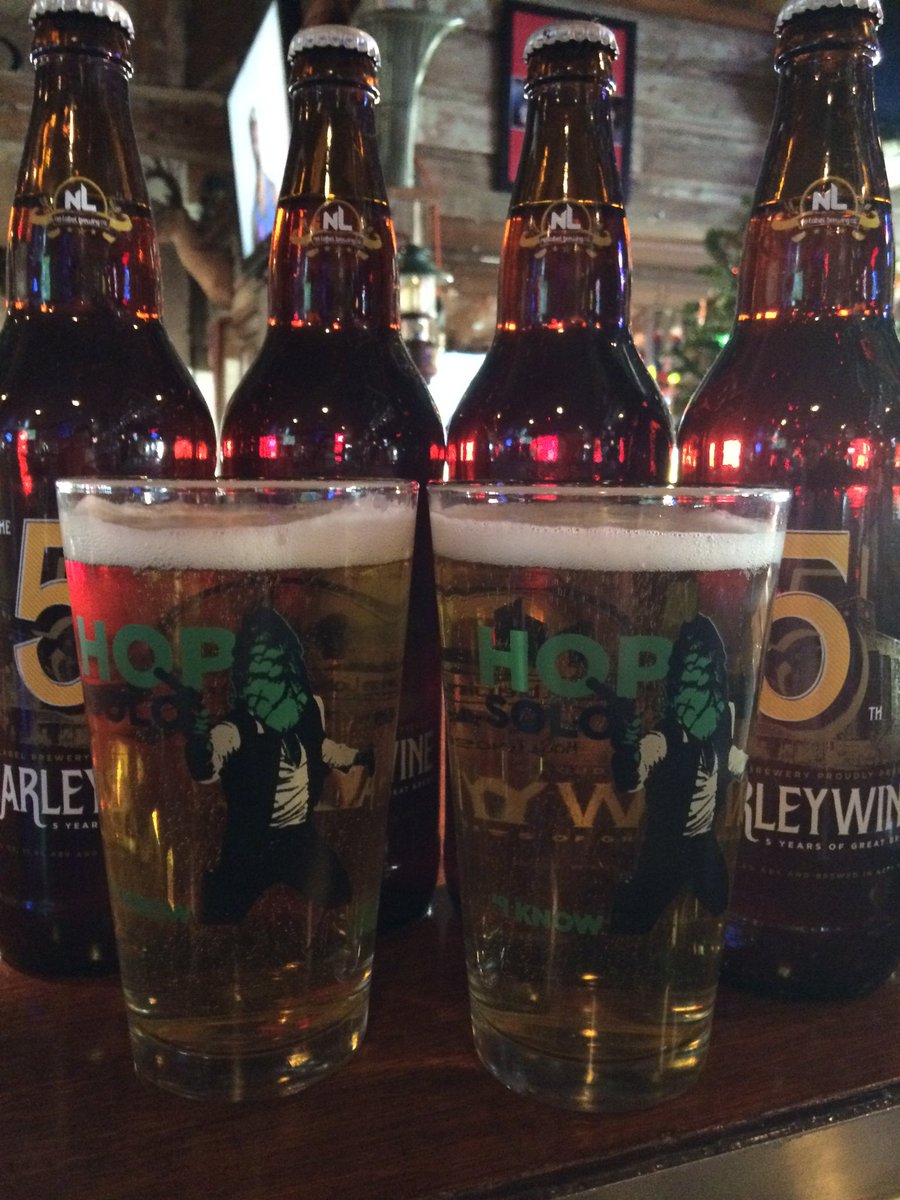 sarahpacilio's tweet photo. Pint night tonight at @Barrys_Pizza 6-8pm! #HopSolo #StarWars #MayTheBeerBeWithYou! https://t.co/wgKCKNYvEJ