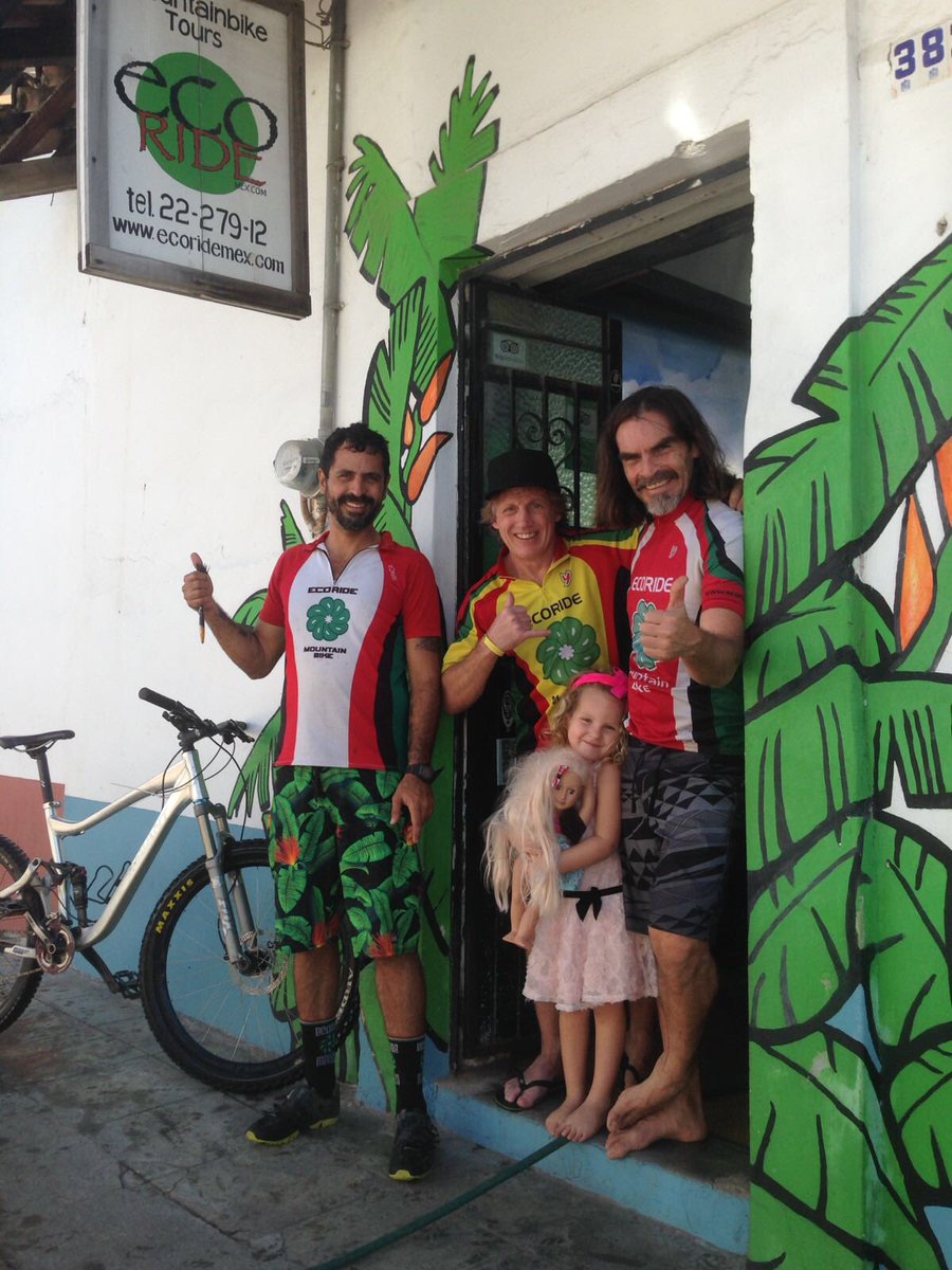 swracinguk's tweet photo. Top day today in Puerto Vallarta👍out MTBing with Anibal and Rogelio from @ecoride ! let it slip that @StevePeat was my mate... happy days🚵🏻 https://t.co/TtoRnvlsCd