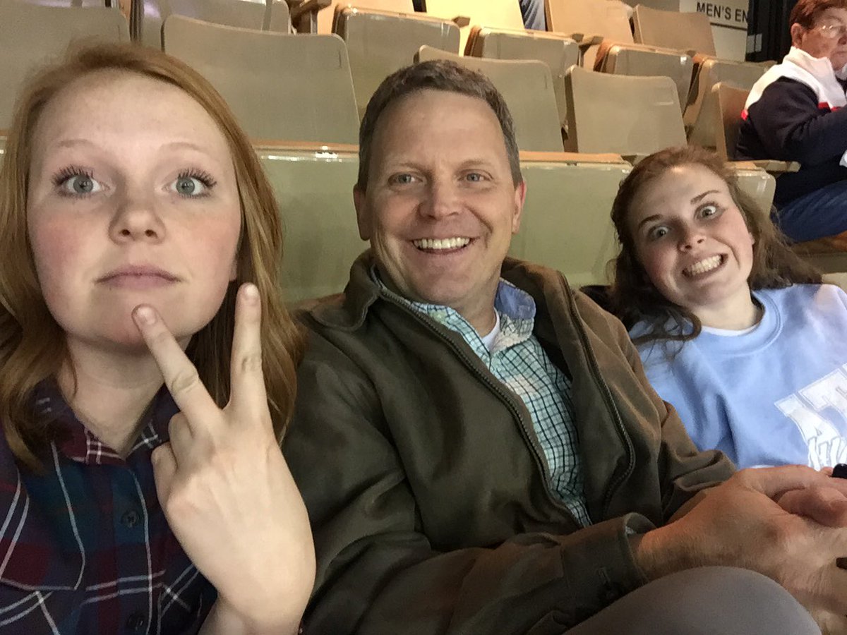 brittanyander's tweet photo. #BoiseState Go Boise, go fam. Happy holidays Broncos. https://t.co/JzfGzpFF7O