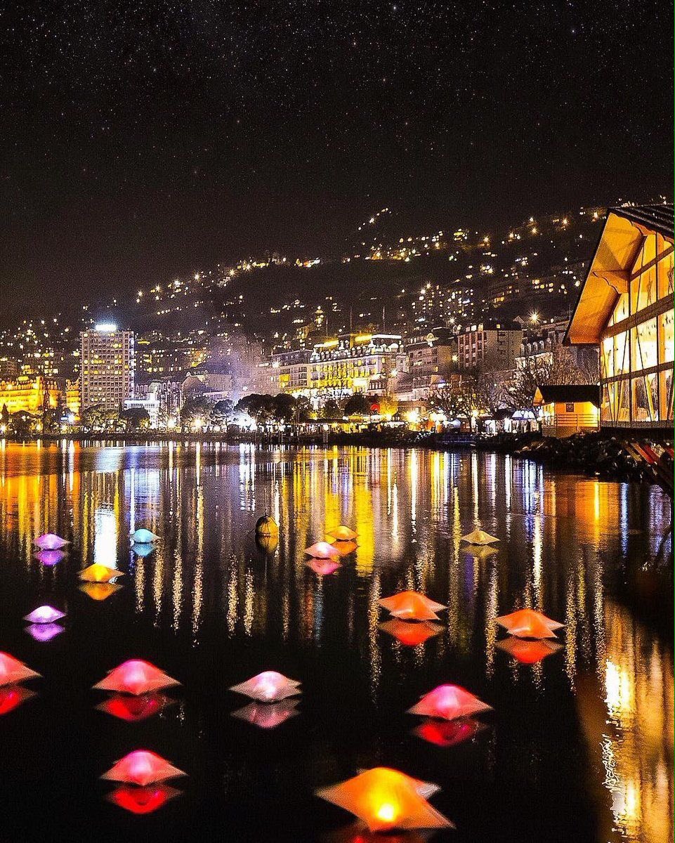 vincentmenezes's tweet photo. #GoodMorningTwitterati! ⛅
#ChristmasMarket 🎄 ☃️🎅🏼 ✨
#Montreux #Switzerland
Pic~sennarelax https://t.co/e5LWnoyM8s