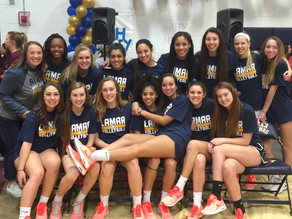 hdw5707's tweet image. #wcw shout out to these girls! I had so much fun with this team, and am going to miss the seniors so much!! #LHSVB