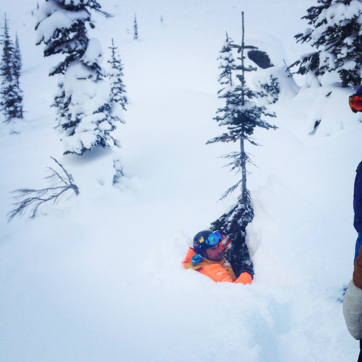 24ofmiller's tweet photo. The Adamants lodge! #travelBC #ExploreBC https://t.co/req5CVcaj9
