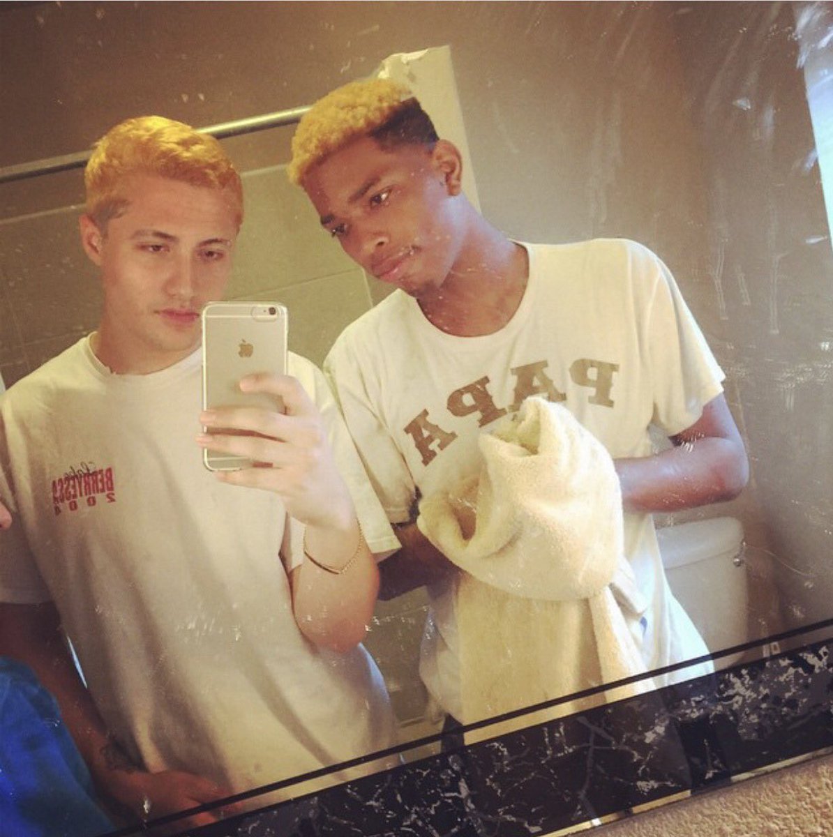 ChampyTrife's tweet photo. BlondeboyzZ forever β€οΈβ€οΈπ ππ
This tonedogs world all us just livin in it. #LongLiveTonyBee #ForeverLiveTrifeAssTony #MOB #TrifeShit https://t.co/MYPmrLN0pt