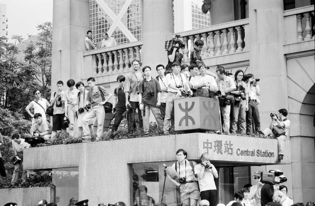 earthfutures's tweet image. Hong Kong 1997 20 year anniversary Photography Exhibition in Aus crowdfunding at #Readyfundgo @ExpatLivingHK @HongKong_Expats @UKinHongKong