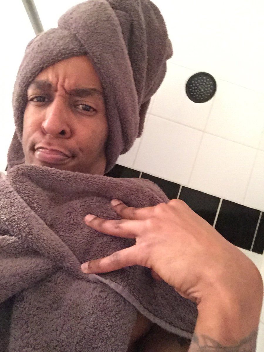 caffadeus's tweet photo. Was just forced to leave my bathroom bc I was singing in a different language in the shower. #delta #Boycottdelta https://t.co/z6TI4Ys2zX