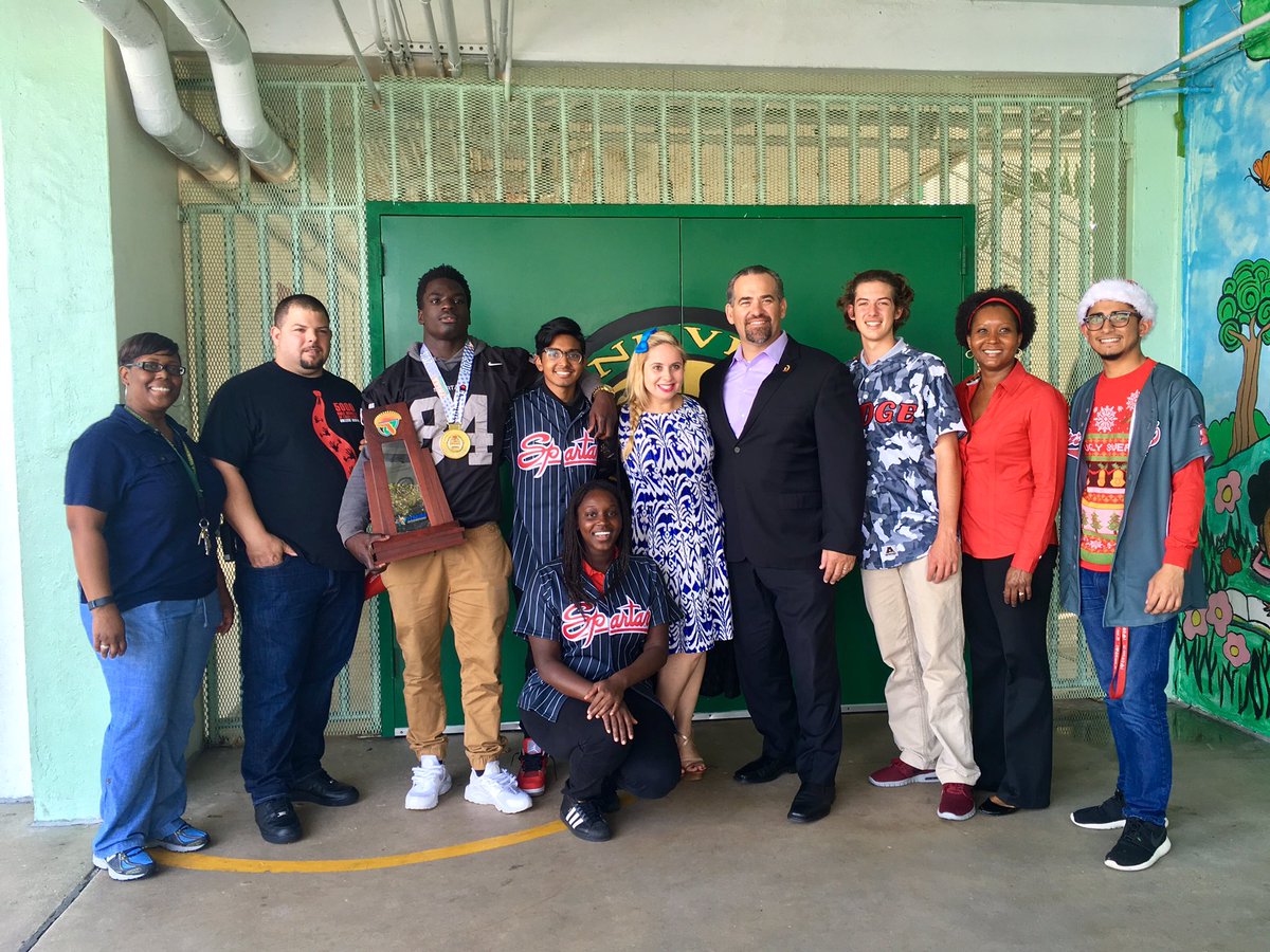 Ventsouthridge's tweet photo. Southridge class of 2017 spreading joy for the holidays #toydrive2016 π
πΎβοΈβοΈ@PineVillaRams @Southridge_SHS @MDCPS https://t.co/75e2H1qulU