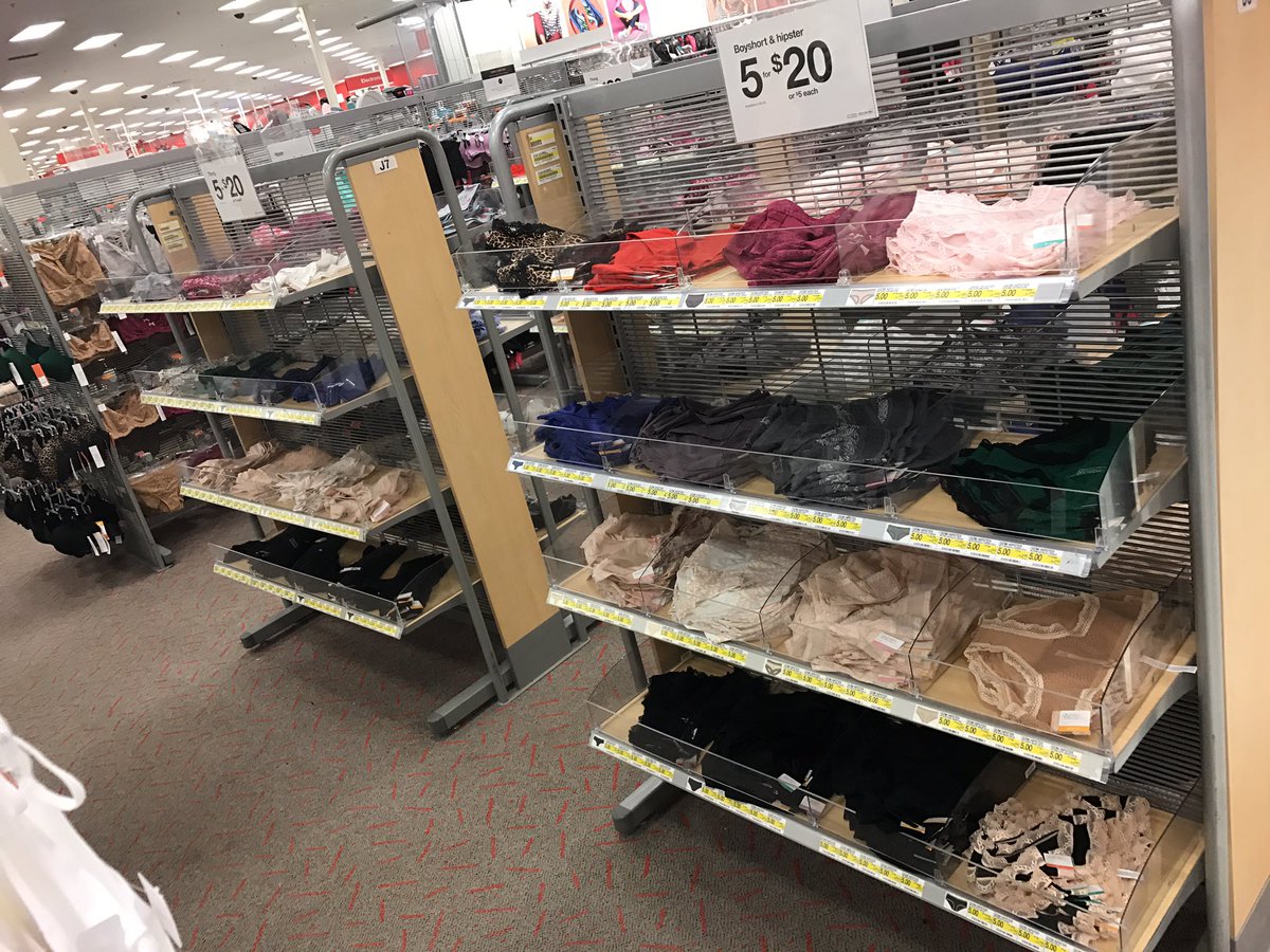 TonyEnyi's tweet photo. Look at this great zone!! #SoFreshSoClean #ApparelBrandOnPoint @CristinErdman  @ShannonGehrmann @JenieBrisson @DSilvan https://t.co/yvQb04z2bq