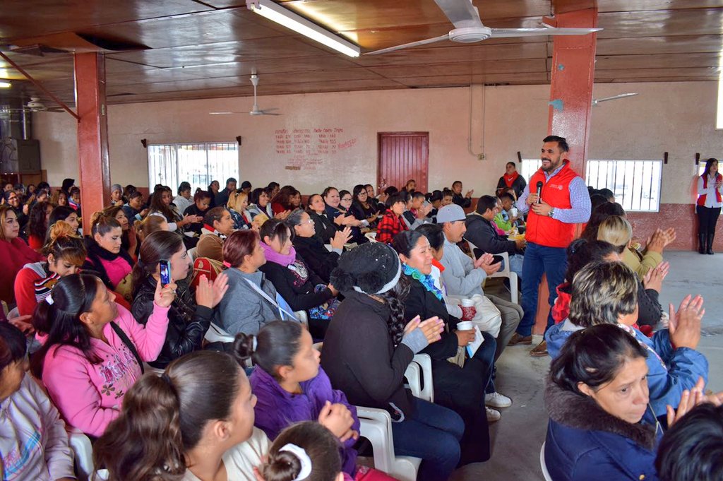 Prospera_MX's tweet photo. El Delegado @Pedro_Dgz se reunió con Vocales PROSPERA de Ciudad Juárez, Chihuahua. https://t.co/qTuCHBO2m6