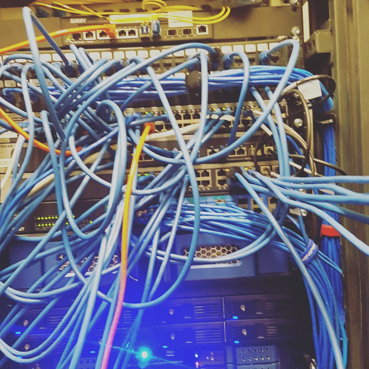 How much does linus tech tips make