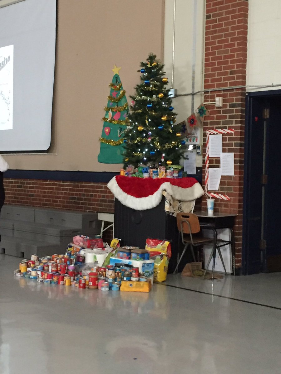 Riggs2Mrs's tweet photo. Ott Elementary collected over 150 items to donate to the animal shelter. #isdstrong #ottcubstrong https://t.co/YuE1FVmn1g