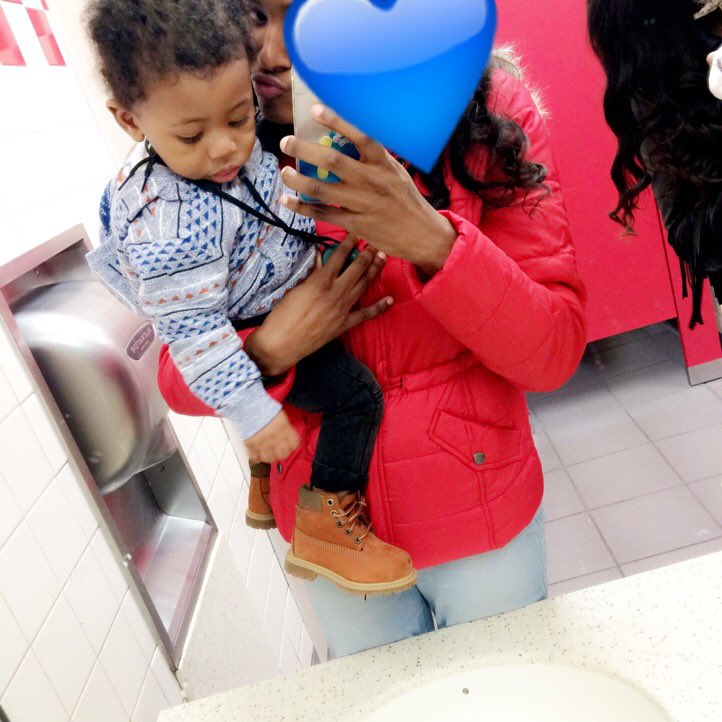 ____deyonnieeee's tweet photo. Being your mother is a blessing you brighten up my day 💙😩🔐👫 https://t.co/p39YLVqydp