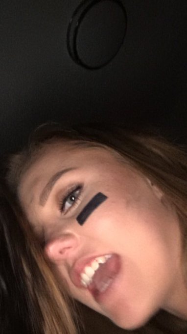 happy birthday to my fav hoe thank u for making bad decisions w me ily💗 https://t.co/vTgx7i3QE2<a href="/tag/womancrusheveryday"class="tags"><span>#womancrusheveryday</span></a>