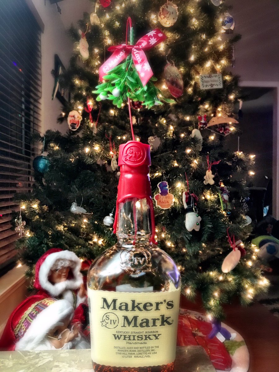 PrestonSwann's tweet photo. I love my annual #makersmark Christmas gift. Thank you @makersmark #kissingunderthemistletoe #mistletoe https://t.co/r2vXTspL7j