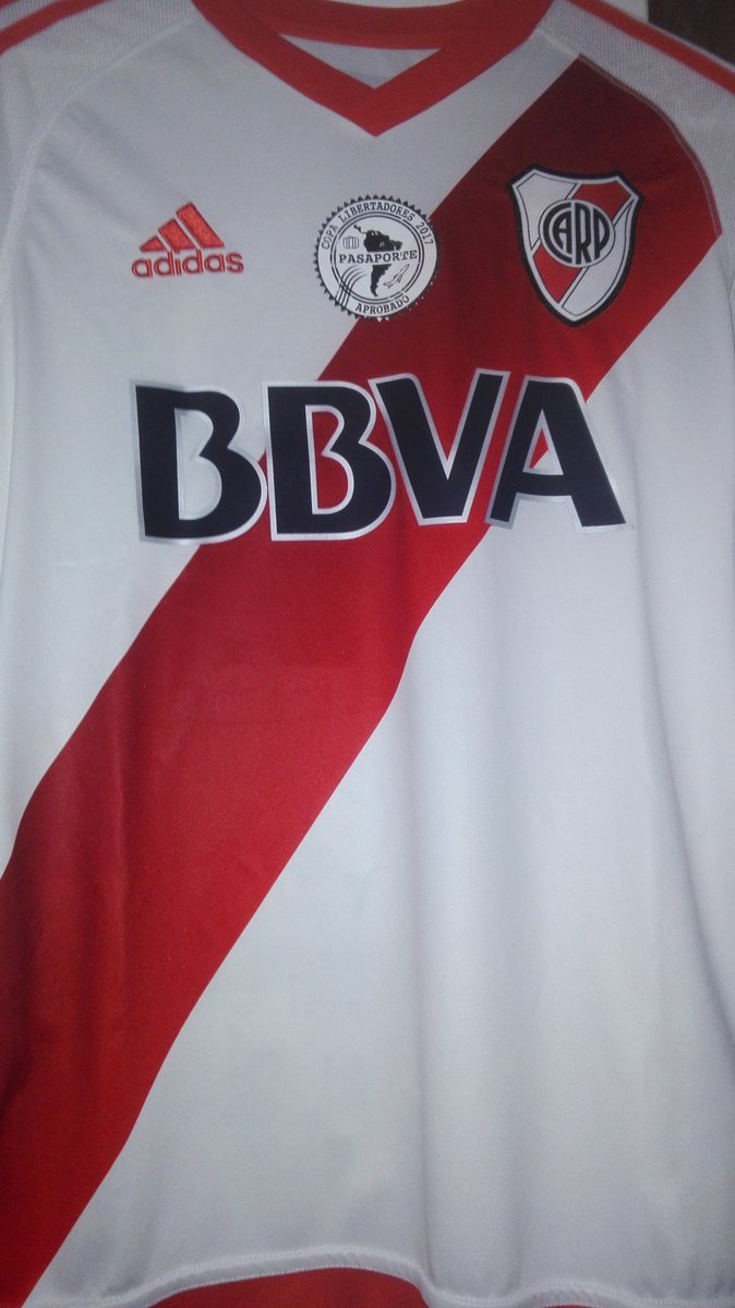 juancortese's tweet photo. Sorteoooo la edición especial de @adidasAR!!! Hacé RT y participas. Mañana sale el ganador... Con pasaporte renovado... https://t.co/p0KHGPSGAf