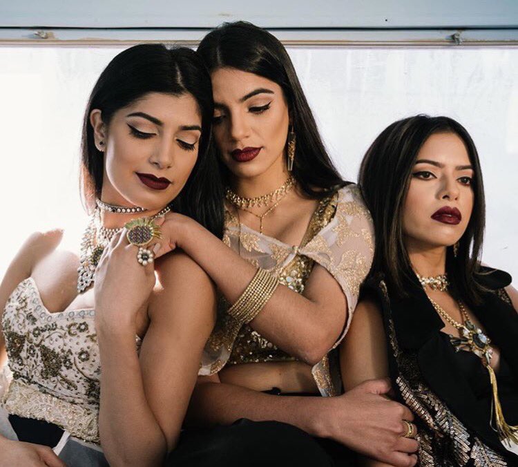 KamaApp's tweet photo. #NamaSlayNYC Series, a fashion photoshoot project including all South Asian designers, artists, and other creatives. 😍📸 via @SaunakSpace https://t.co/ZtOar8foHU