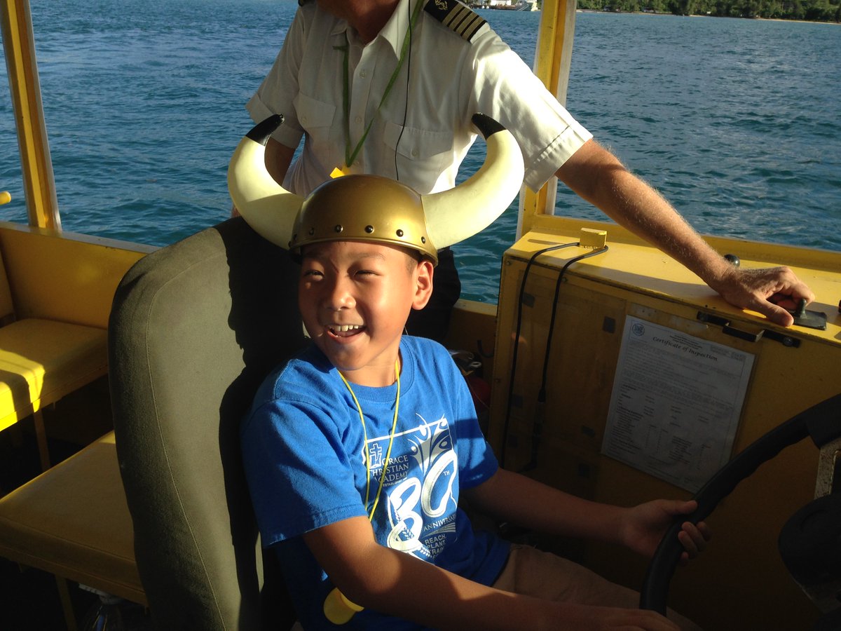 CaptSarahBellum's tweet photo. Vikings at the helm! #saipan #saipanducks #visitsaipan #captainsinthemaking #CaptSarahBellum https://t.co/6hp5PIiqMT