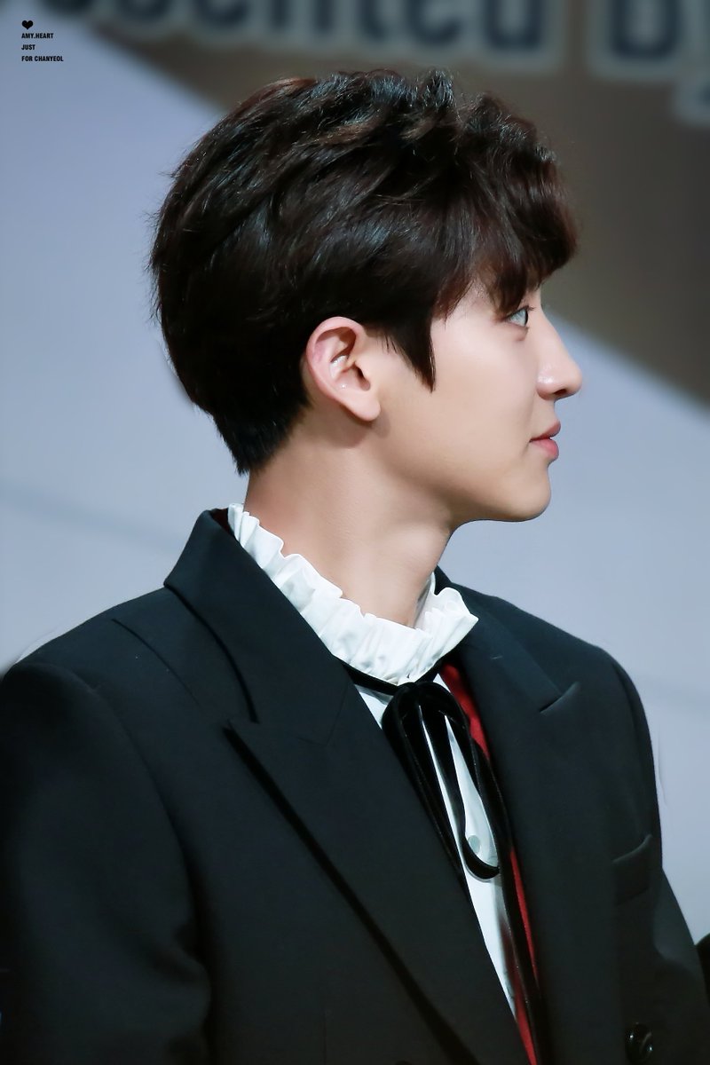 [#HQ] 02.12.16 Red Carpet MAMA 2016 - Chanyeol (cr. amy.heart)
ww3.sinaimg.cn/large/0066s8gm…
ww1.sinaimg.cn/large/0066s8gm…