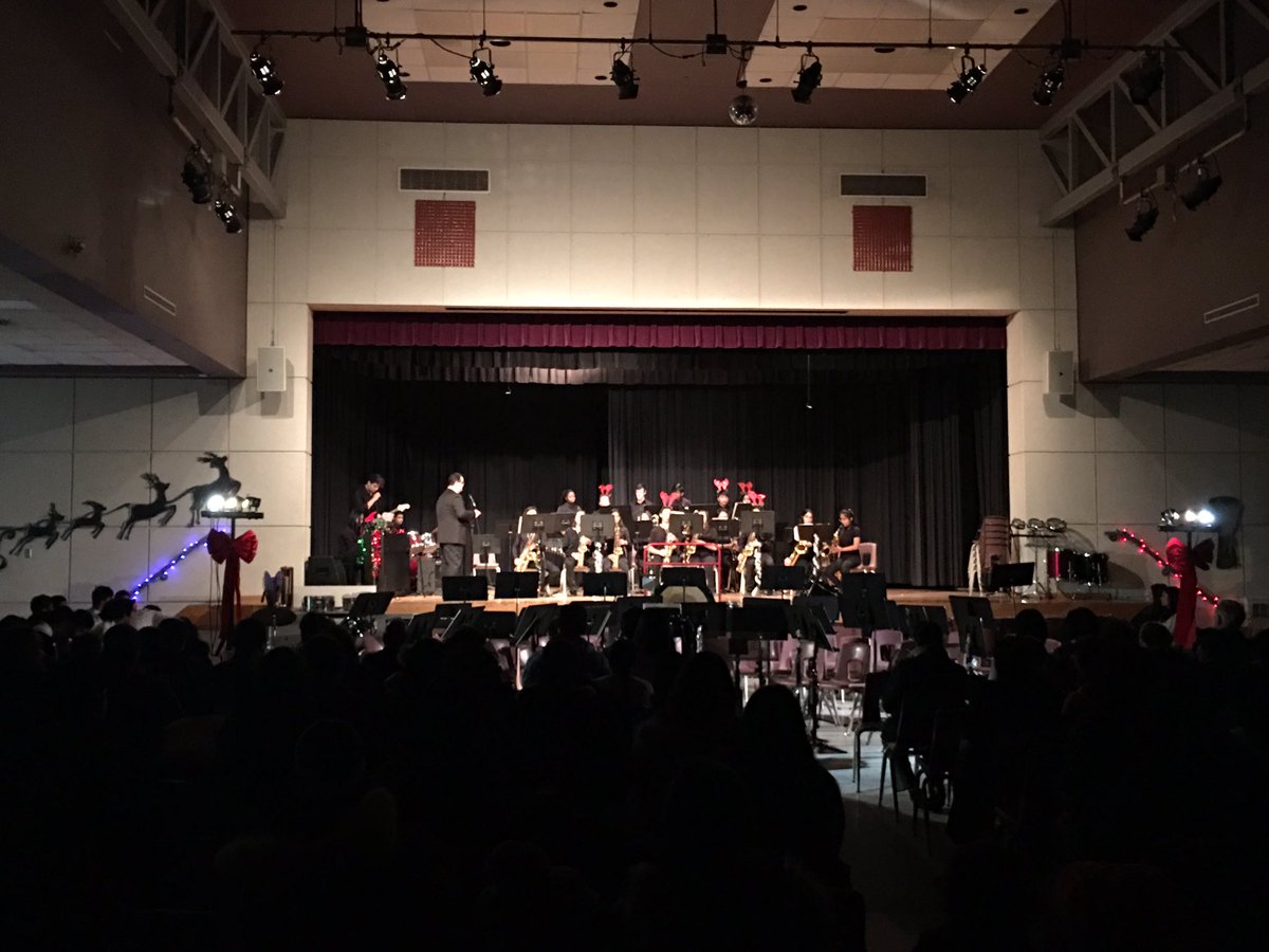 MiddlefieldCI's tweet photo. MCI's Jazz Band performs The Pink Panther to open Musical Winterlude #YRDSB https://t.co/p3Xy0gdu11